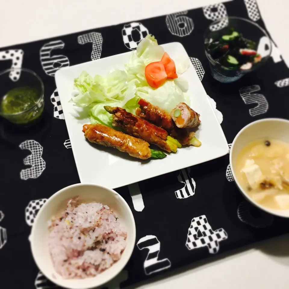 昨日の晩御飯。
#ユキ飯
#品数少なめ
#野菜の肉巻き|tuyet716さん