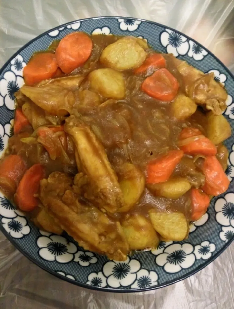 Snapdishの料理写真:Chicken Wing, Carrot, Potato, Onion with Curry Sauce|Athenaさん