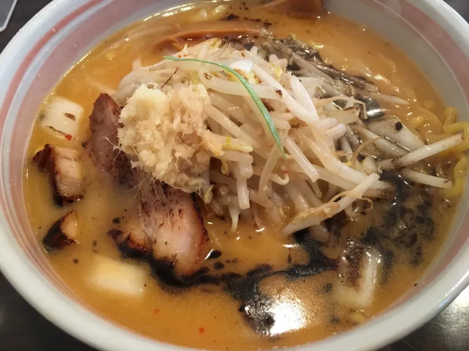 札幌菊水の麺屋おざわのしょうが入りみそラーメン、中々美味い😋おざわは、彩未の暖簾分け|フージさん