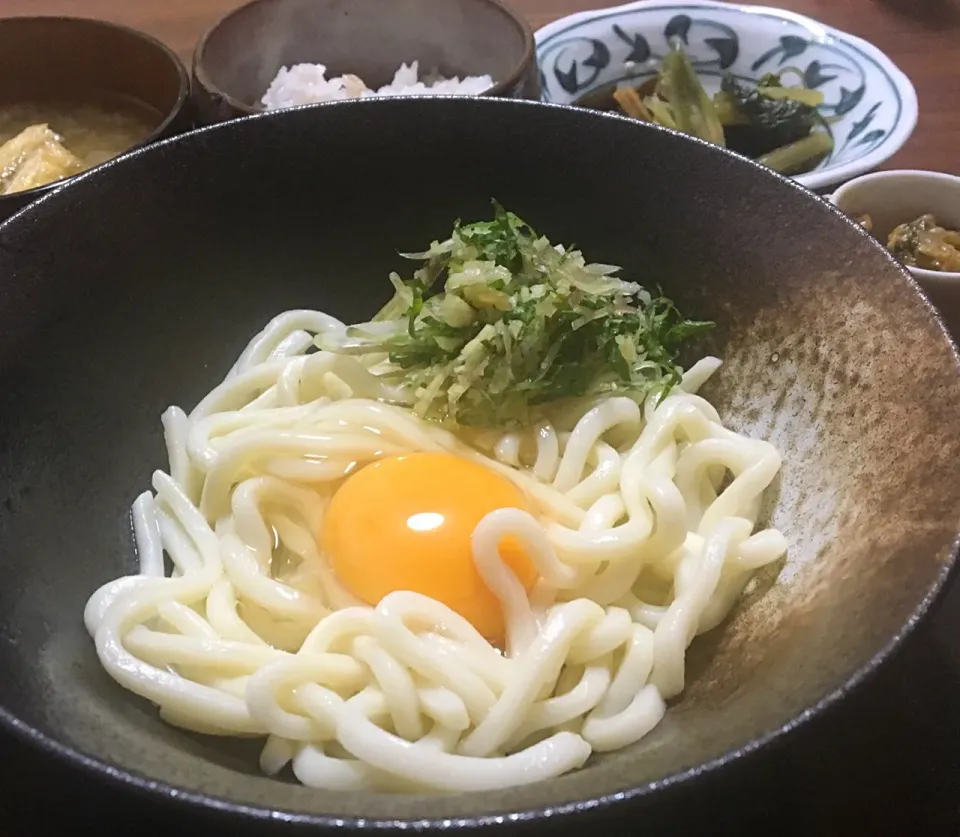 単身赴任の晩ごはん🌙
釜玉うどん 薬味は大葉、茗荷、生姜のミックスで
ゴーヤの豚味噌
茗荷の味噌漬け
自家製きゅうりのキューちゃん漬け
わかめと揚げの味噌汁
麦ご飯|ぽんたさん