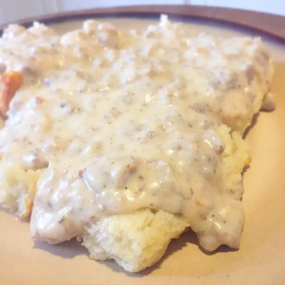 Good ol' biscuits and gravy|TJ McAfoosさん