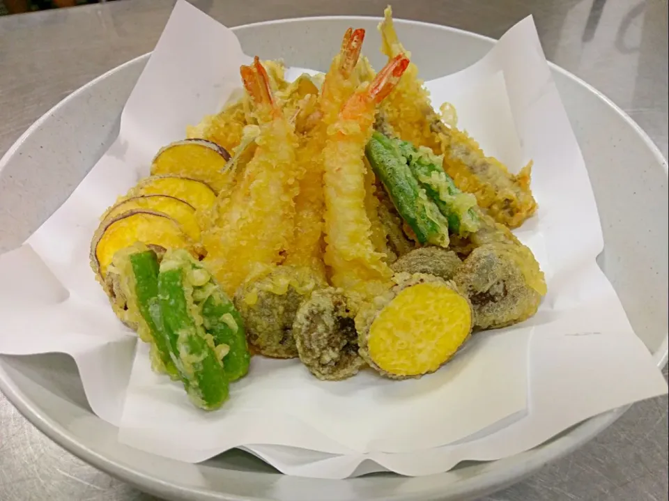 宴会の天ぷら盛り合わせ|vege食堂さん