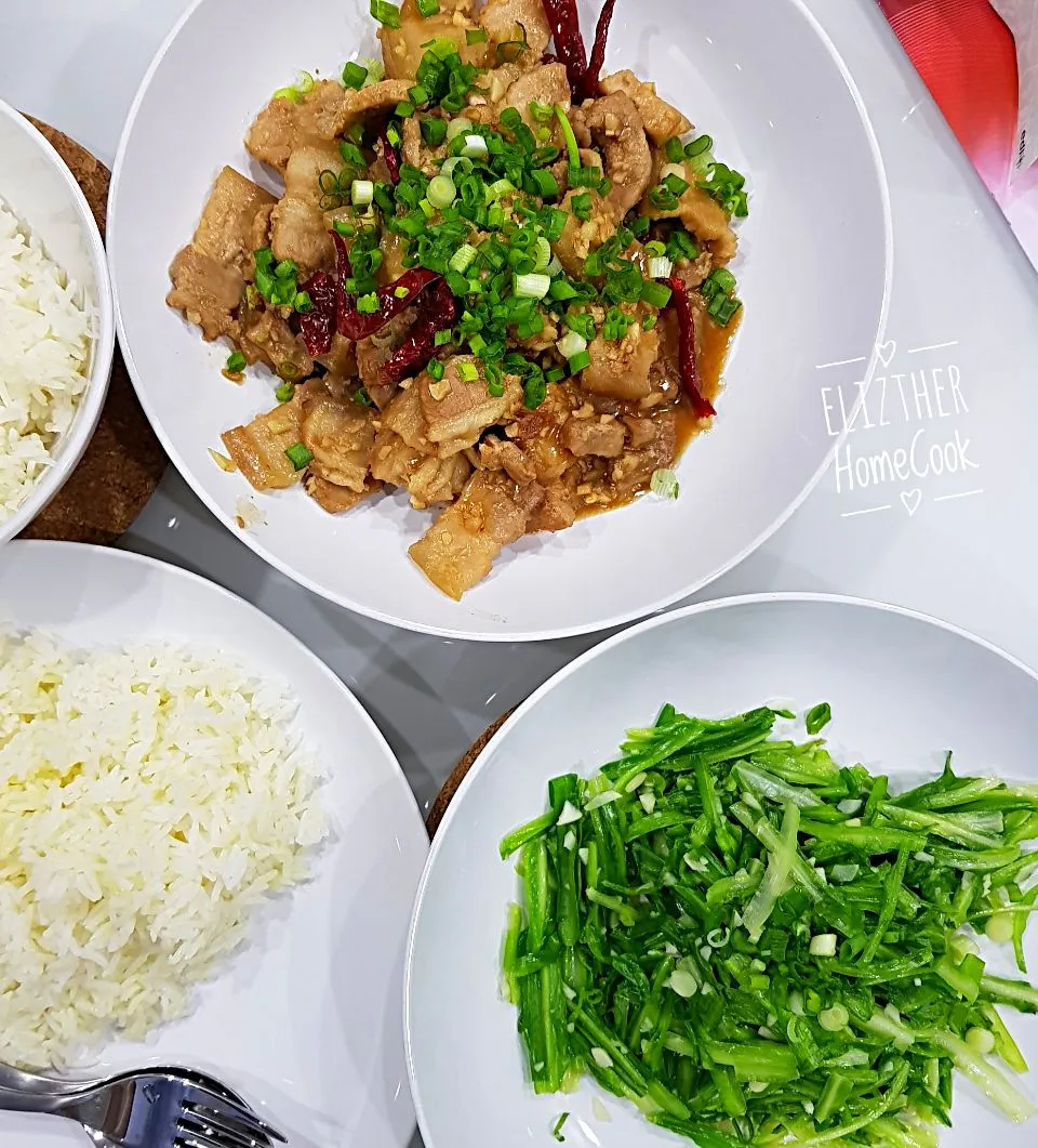 Snapdishの料理写真:Stir-Fried Pork Belly with Fermented Bean Curd + Green Dragon Vegetables 青龙菜 #elizhomecook #cookingtherapy #cookingdiary #homecook #chinesecuisine|Esther Eliz Limさん