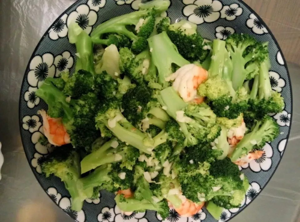 Snapdishの料理写真:Broccoli, Shrimp, Garlic|Athenaさん