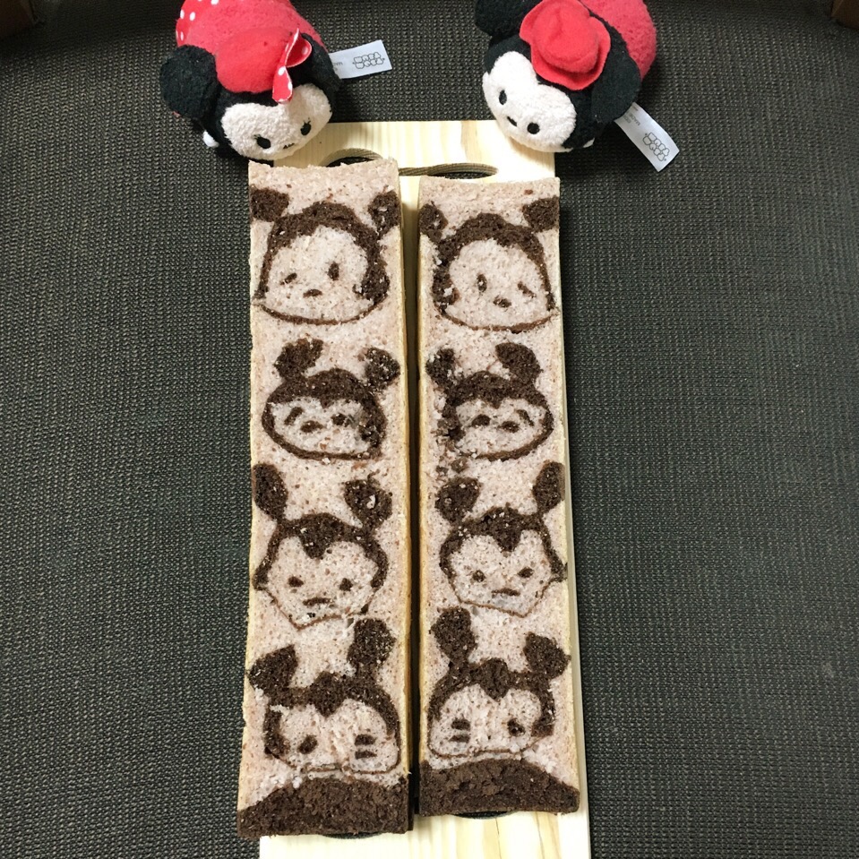 ツムツムを積んでみましたイラストパン ミッキーがいろんな顔になりました1 2斤の角食パン型で作りました 角食パン金太郎飴パンイラストパン 手作りパンパンデコパンおうちパンディズニーツムツムミッキー失敗した Izuyo Snapdish スナップディッシュ Id Gjlpda