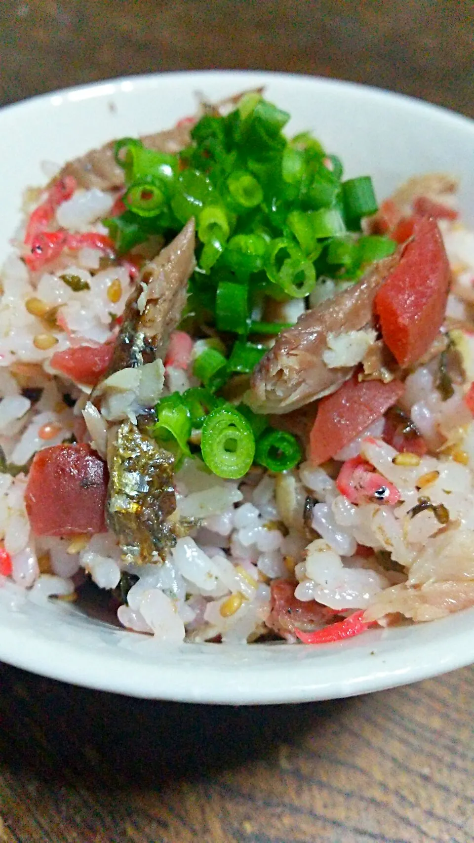 梅チリメンとサンマの混ぜ込みご飯🍚|naokiさん