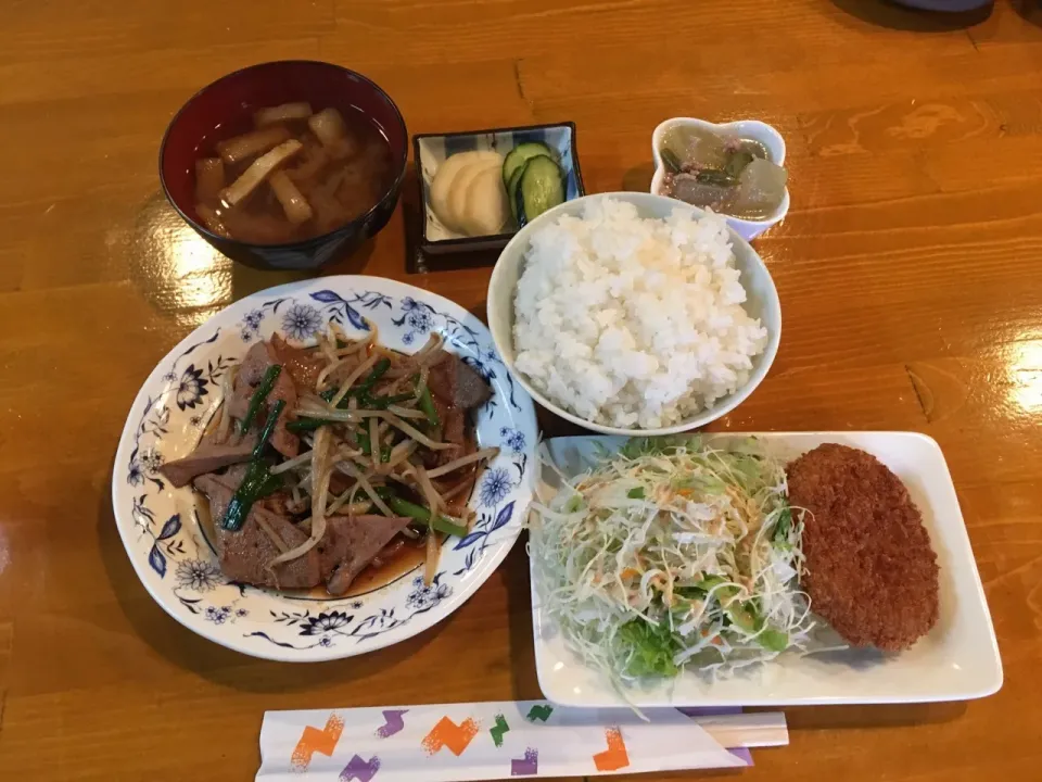 #レバニラ炒めとコロッケ定食
#日替わり定食|畑田 成治さん