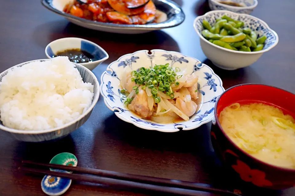 鶏肉のポン酢かけ  もずく酢   かぼちゃのコチュジャン炒め  枝豆   味噌汁|NAKATAさん