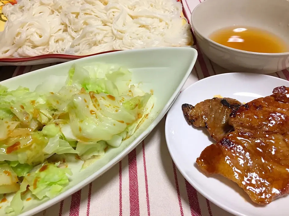 忘れかけたお素麺・トンテキ・蒸しキャベツにんにく醤油|Yuko Kisoさん