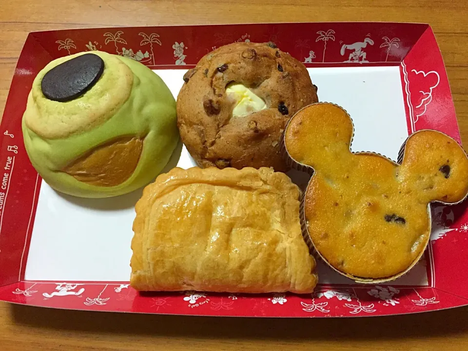 Snapdishの料理写真:ディズニーパン
#ディズニーランド|himeさん