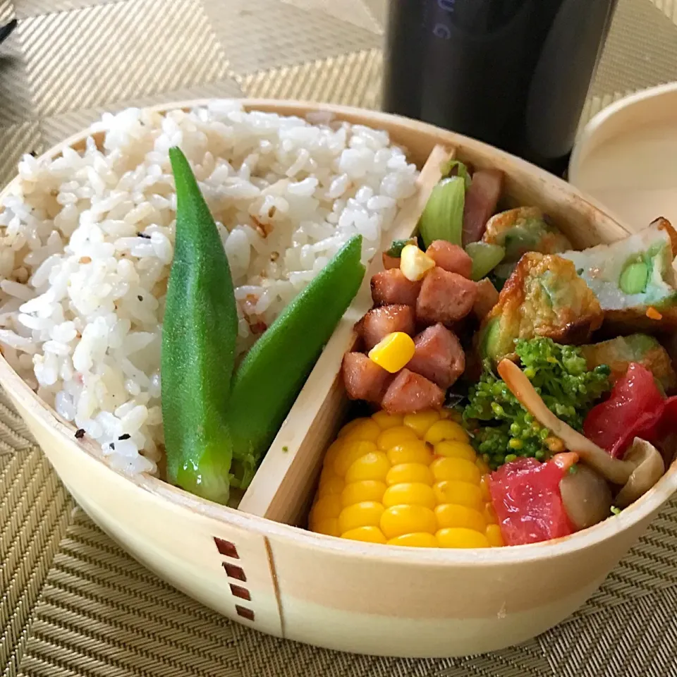 今日のお弁当🍱
8月最後の日
暑さに負けず、
今日も頑張っていきましょう٩(^‿^)۶
いってらっしゃい👋|mokoさん