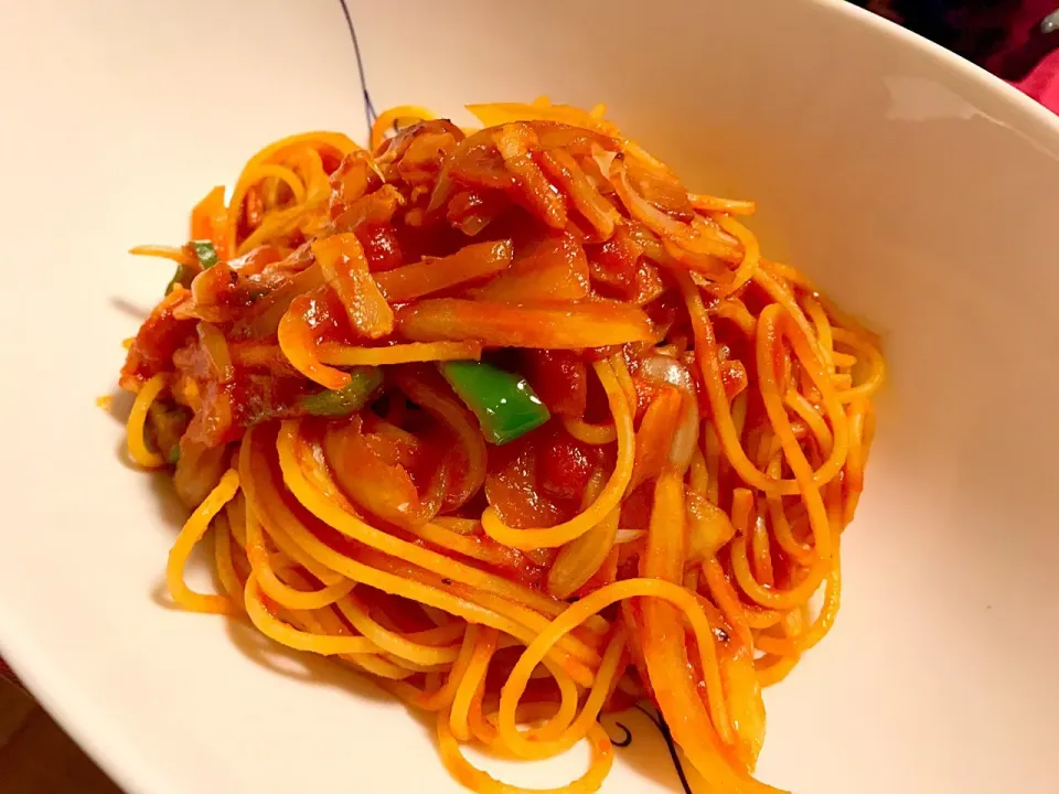 ケチャップたっぷりのナポリタン
パスタじゃなくて
スパゲティナポリタンが食べたくなる病気💕|Naomi Hoshinoさん