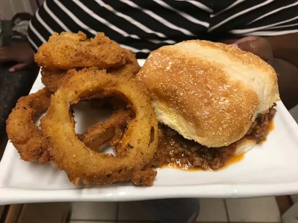 Snapdishの料理写真:Sloppy Joe and Onion Rings.|Tanya Wallerさん