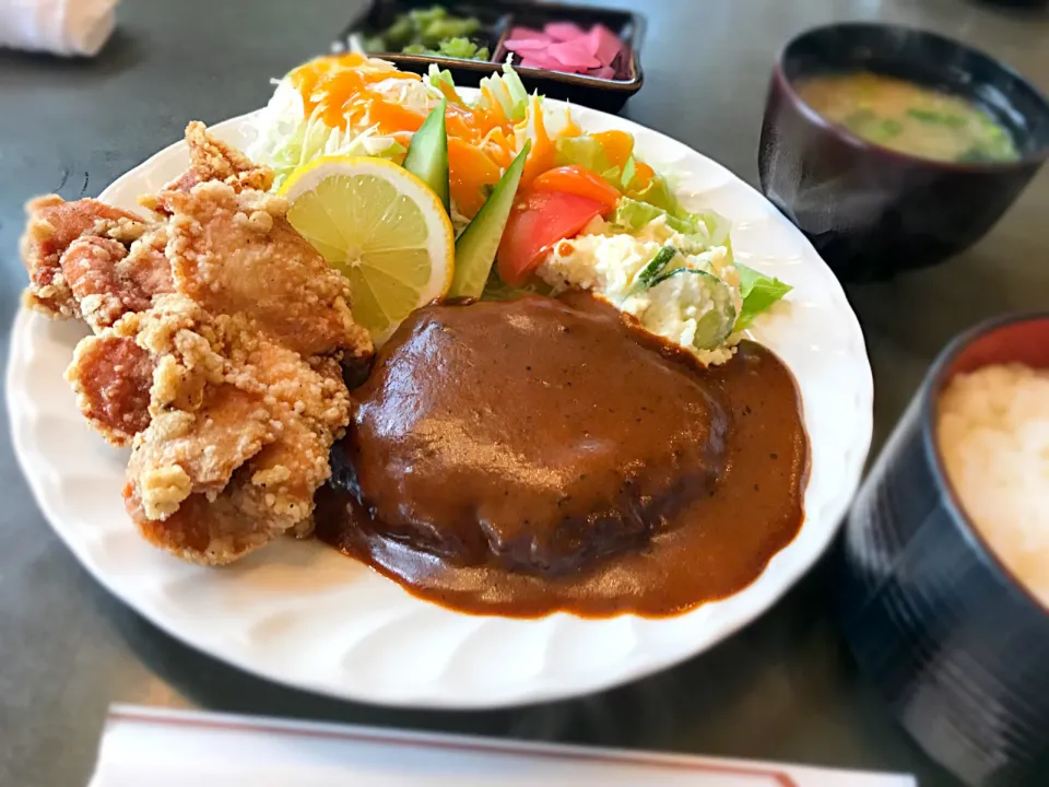 ハンバーグと唐揚げ定食|古山さん