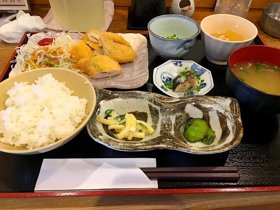 ささみの梅しそチーズフライ定食

#しげ蔵|Agaricusさん