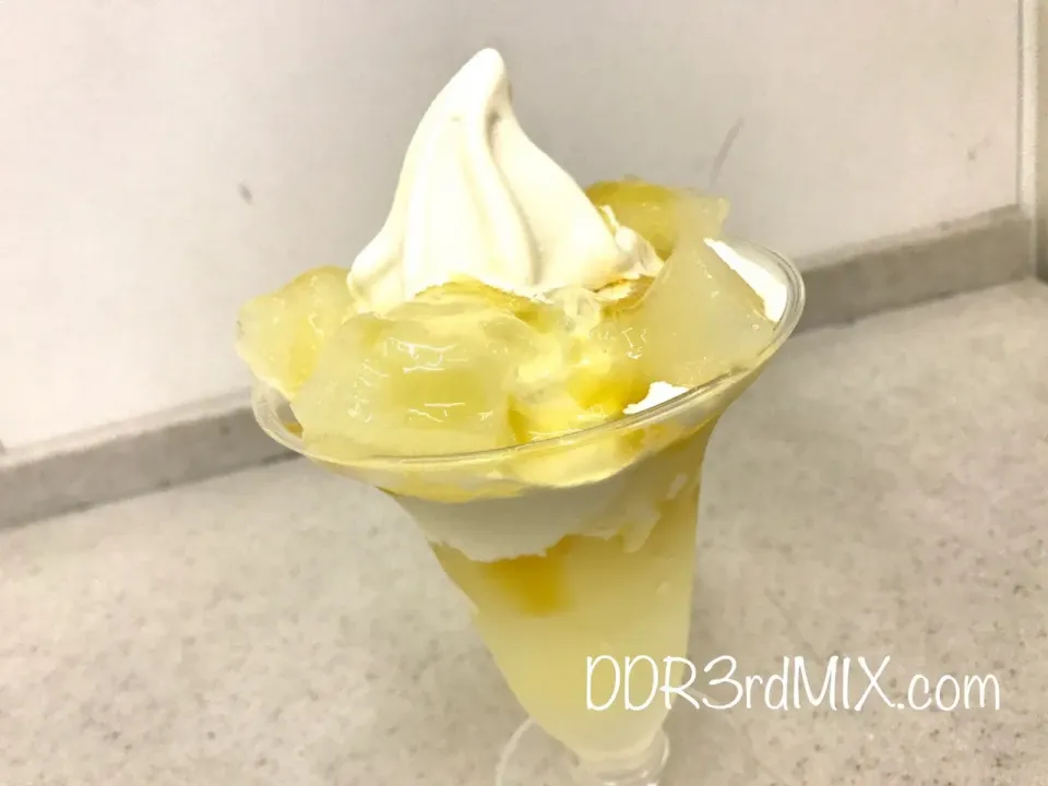 Snapdishの料理写真:ミニストップ馬喰町駅前店で雪梨パフェ|ddr3rdmixさん