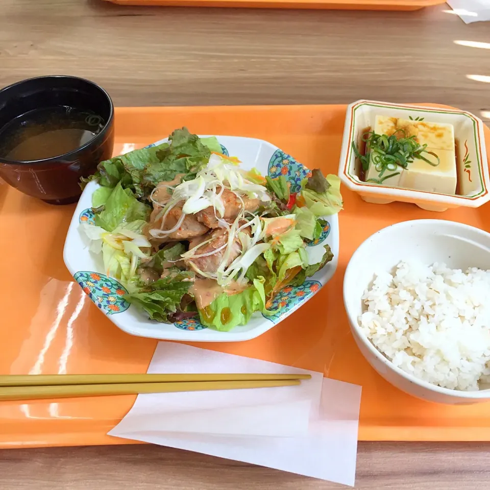 マグロのピリ辛サラダ仕立て🥗*\(^o^)/*|すかラインさん