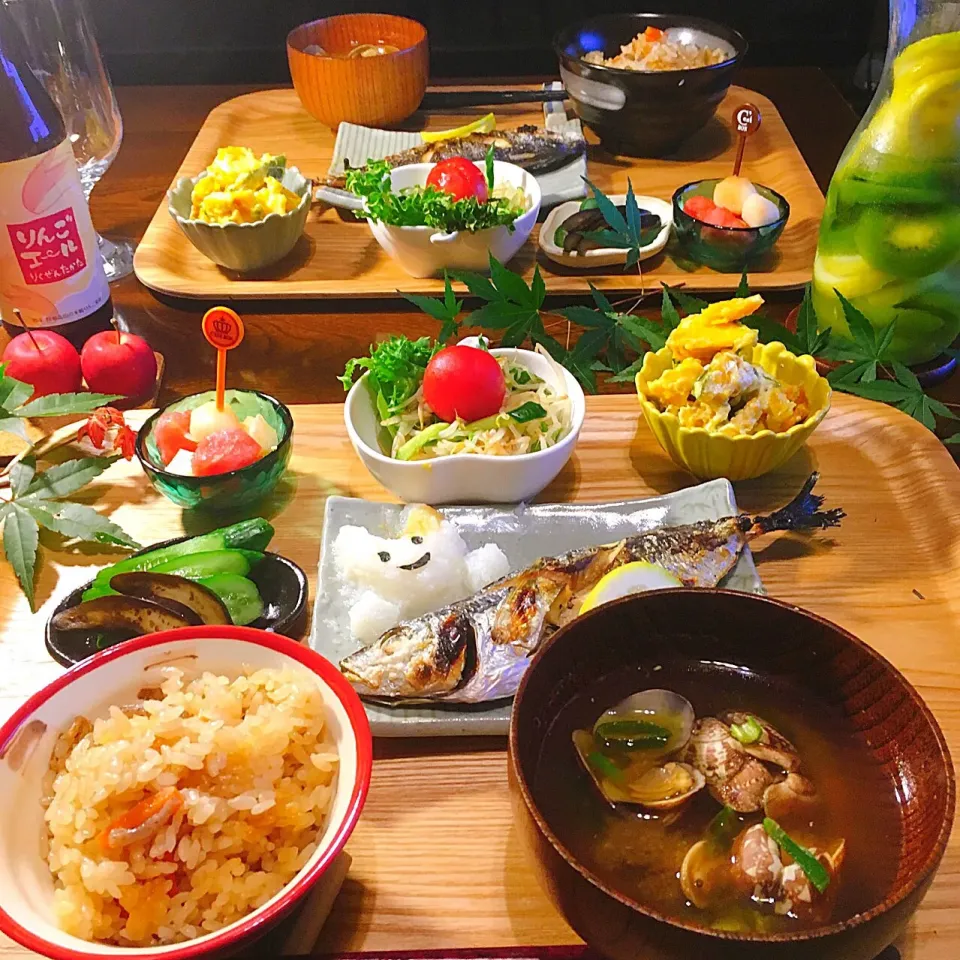 鳥釜飯とあさり味噌汁  アジの塩焼き もやしのナムルかぼちゃサラダ🎃|mamaさん