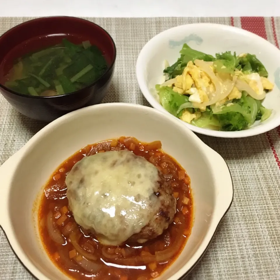 小松菜としめじのスープ・フリルレタスと卵の炒め物・ハンバーグ|美也子さん