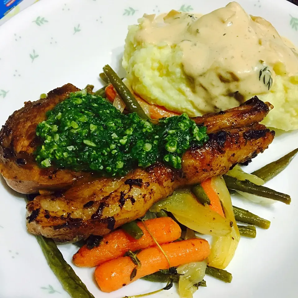 Lamb Chops with Homemade Pesto, Mashed Potatoes & Grilled Vegetables|trishbebeさん