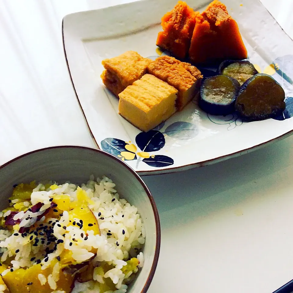 芋ご飯と煮物いろいろ☺️|ユキ❄︎ミライさん