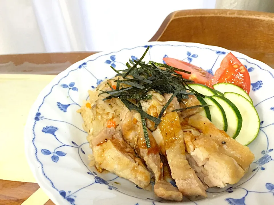 にんにく香る照り焼きチキンとごぼう炊き込みご飯♪|なちこさん