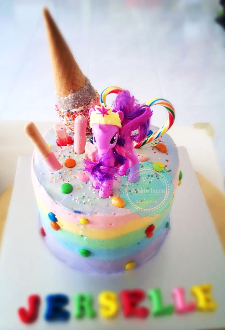 My Little Pony Rainbow Cake|trishbebeさん