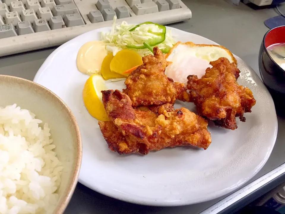 弥生食堂出前
からあげ定食|BOOさん