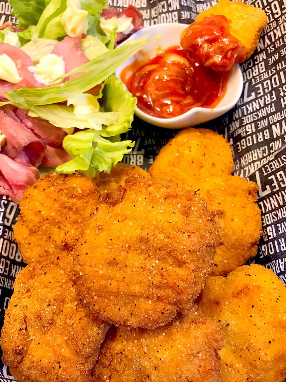 ヨッチャンさんの料理 リアルチキンナゲットwww！おからナゲットとロービーサラダ🥗|シュトママさん