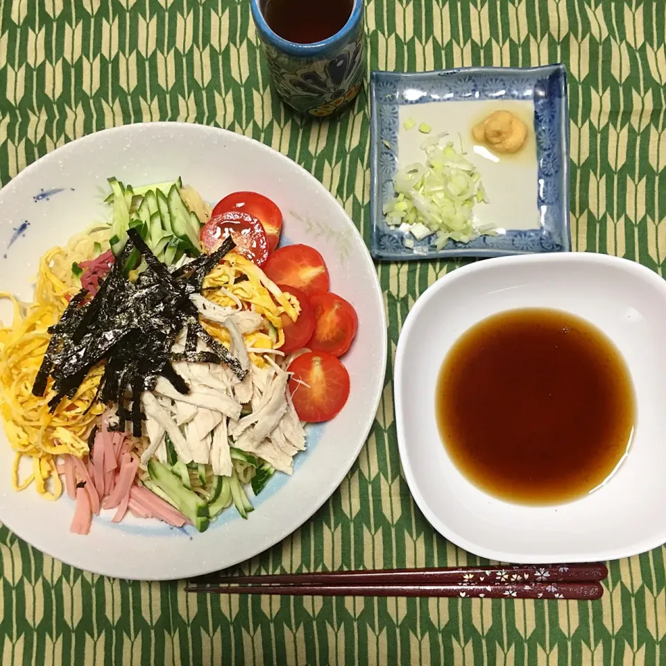 Snapdishの料理写真:和風ざるラーメン🍜
梅かつお風味|yumyum😋さん