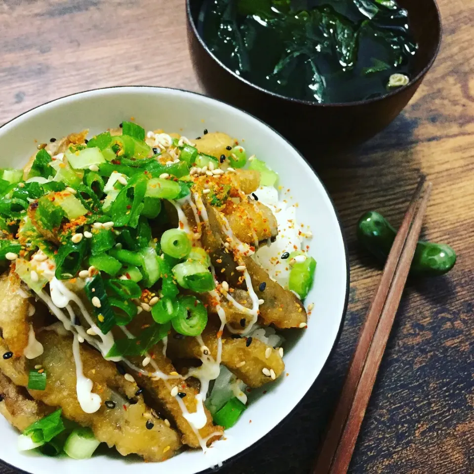 Snapdishの料理写真:ごぼうの唐揚げのっけ丼|はるなさん