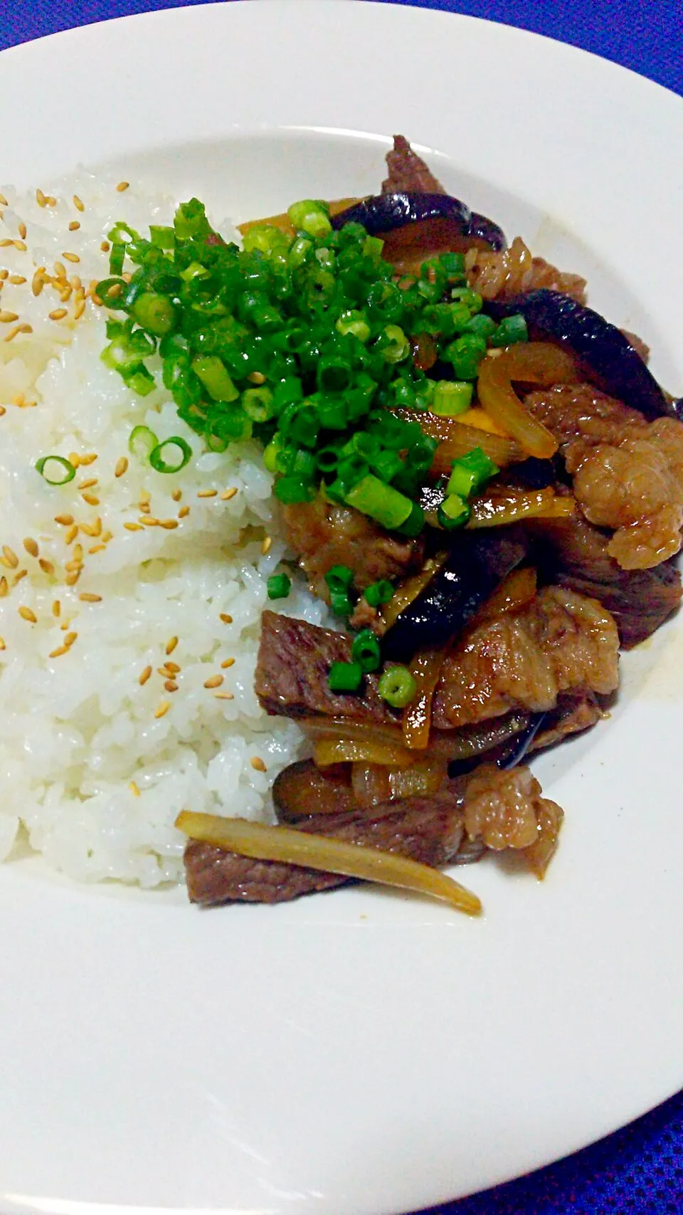 Snapdishの料理写真:また肉😁すき焼き風ステーキ丼😝|naokiさん