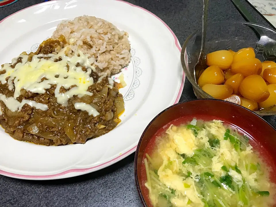 もち麦飯合挽き挽肉チーズカレーライス、豆苗玉子味噌汁、らっきょ|ms903さん