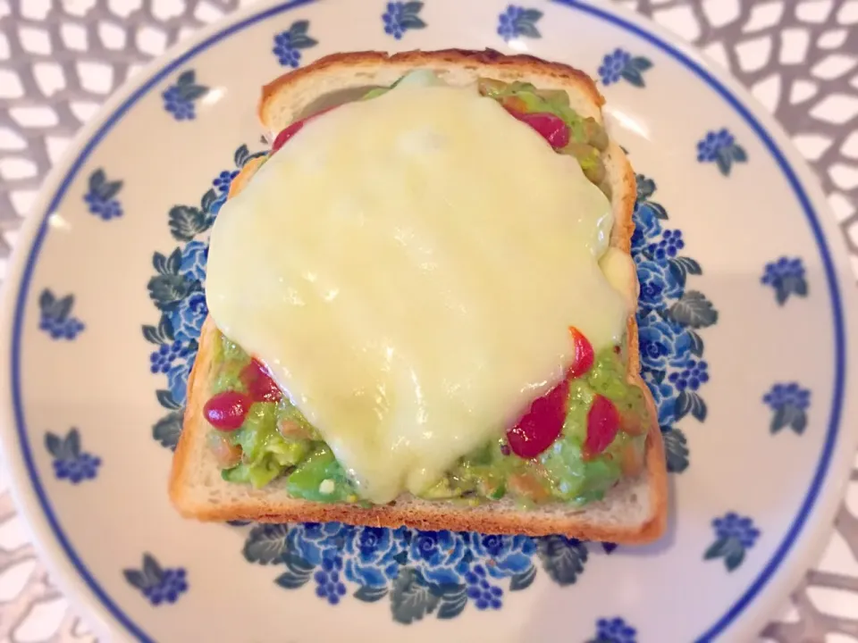 アボカド納豆トースト|ゆきさん