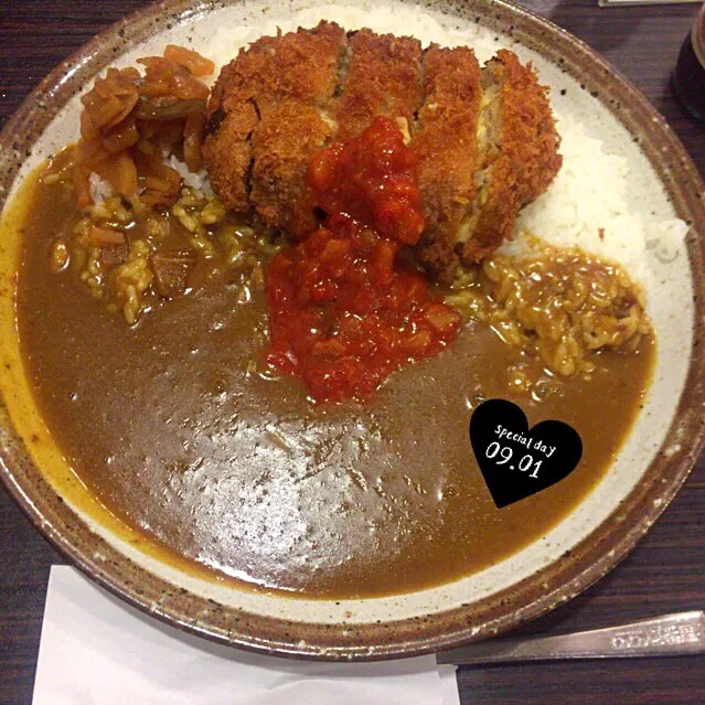 ★☆お出かけディナー☆★CoCo壱番屋のチーズインメンチカツカレー🍛旨辛トマトソース🍅トッピング♪|さとみさん