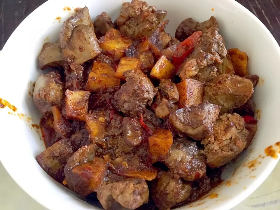 Sambal goreng ati (chicken liver with coconut milk and chili sauce)|lia apriliaさん