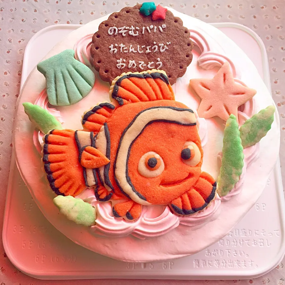 ニモ🐠
#お誕生日ケーキ #バースデーケーキ #デコレーションケーキ #ケーキ #クッキー #キャラクター #キャラクターケーキ #キャラクタークッキー #ニモ #アレルギー #アレルギー対応ケーキ #乳製品アレルギー #乳製品不使用 #国産小麦粉使用|サント*シャペルさん