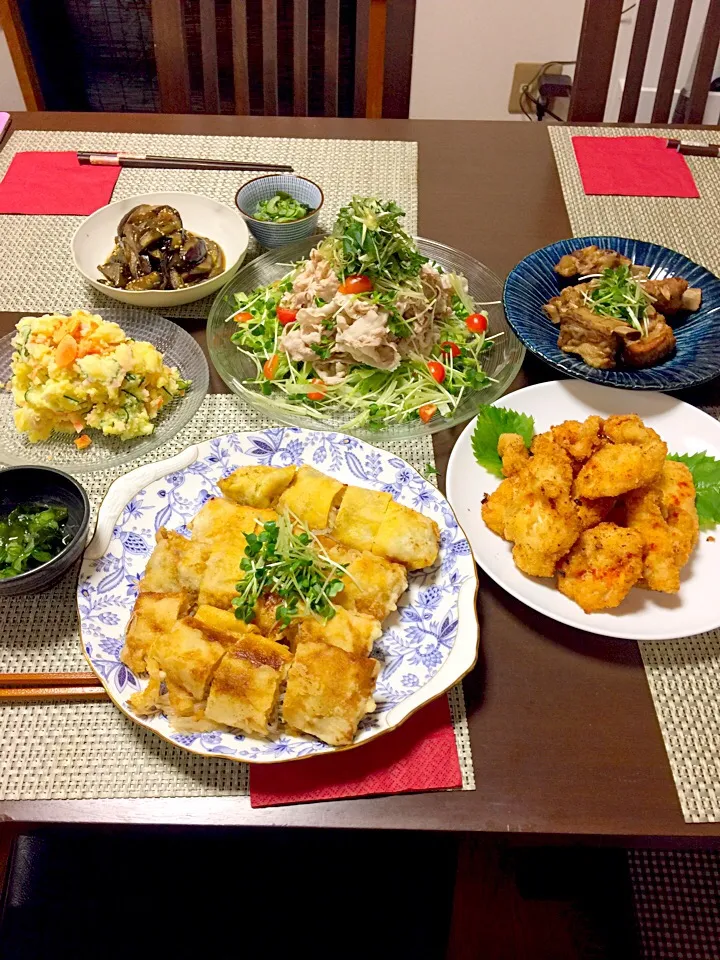 豚しゃぶ。スペアリブ。ポテトサラダ。春巻き。わかめとキュリの酢の物。唐揚げ。ナスの甘辛炒め。|りょうさん