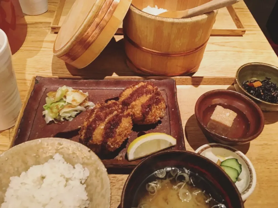 炊きたてお櫃ごはん🍚♨️の、カニクリームコロッケ定食🦀|leeさん