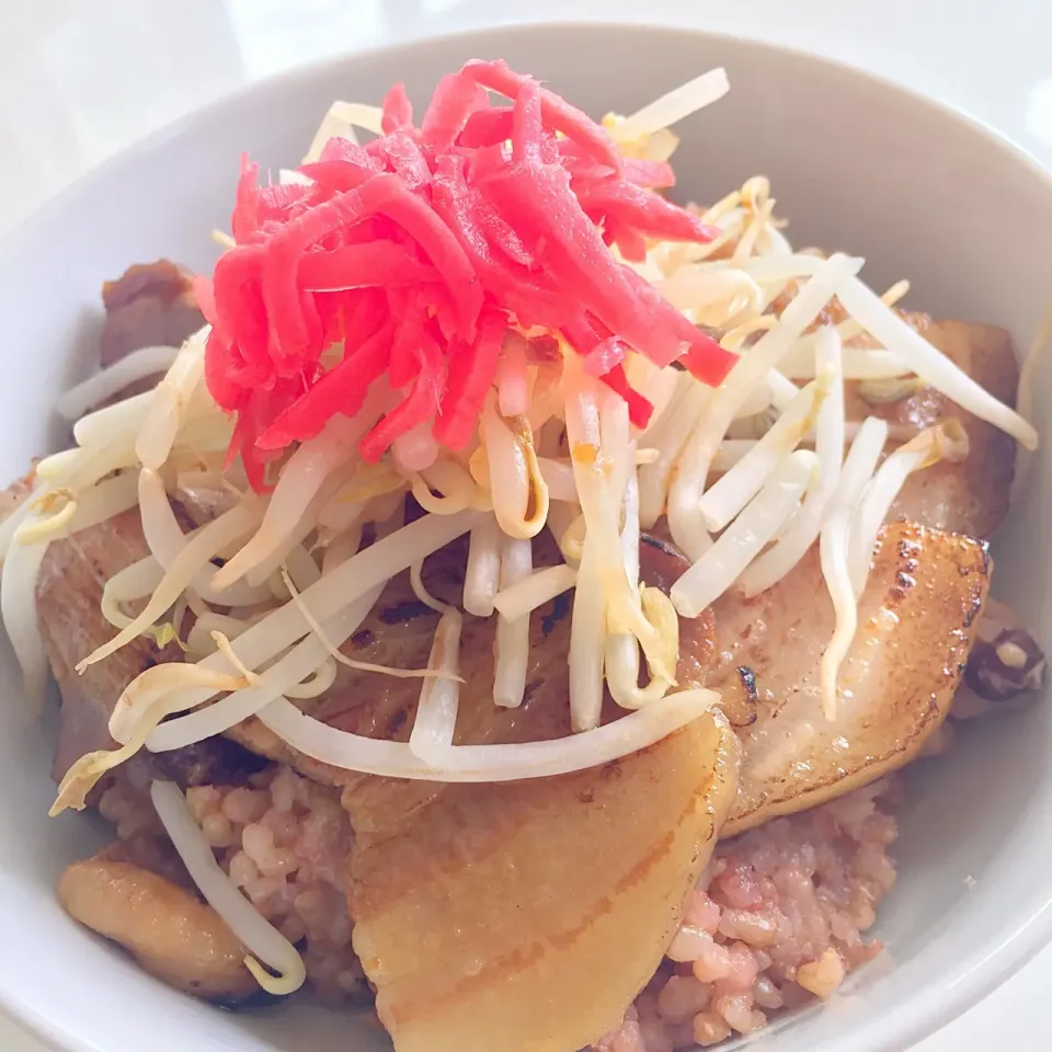 炙りチャーシュー丼 with 酵素玄米|すいかみかんさん