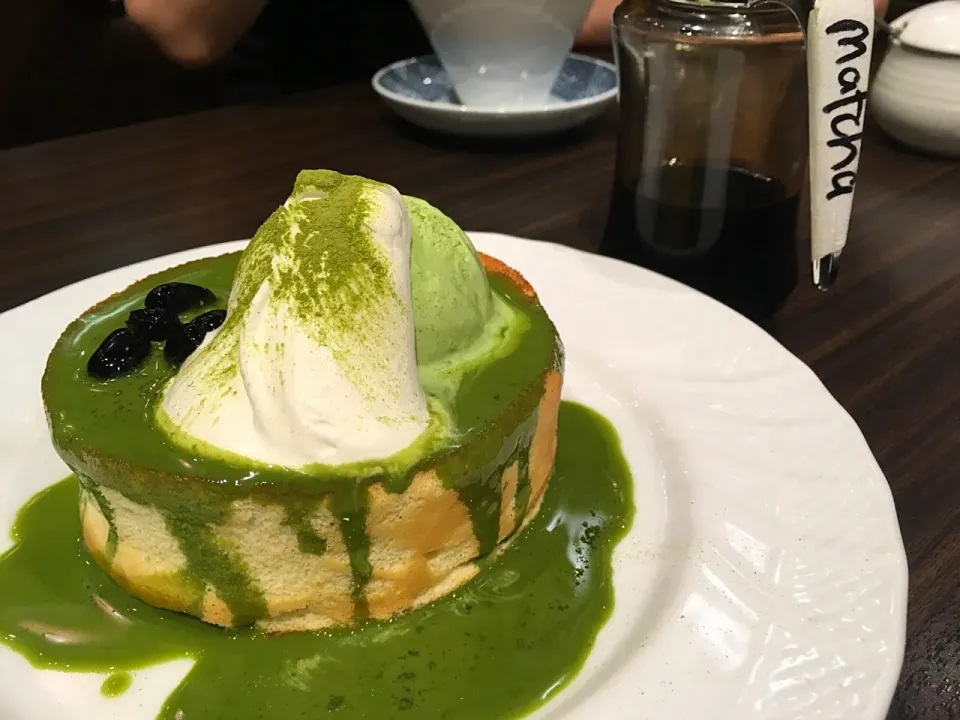 Matcha soufflé pancake @ Hoshino coffee|Ong Sor Fernさん