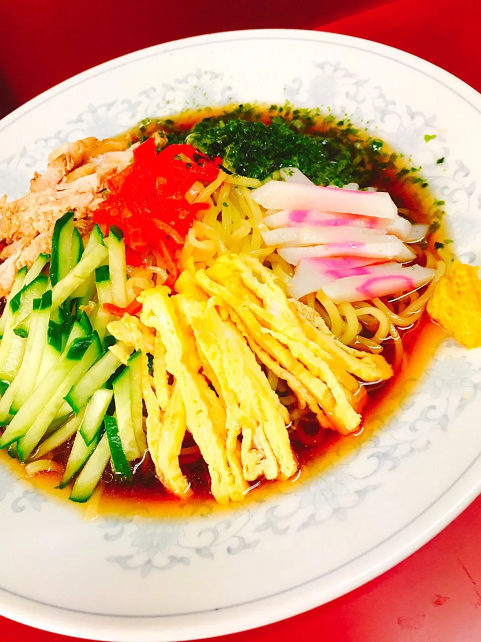 日曜のお昼はゆく夏を惜しむかの如く咲く中華花を食す。
空には秋の雲か……  あ〜ぁ……|島田勝行さん