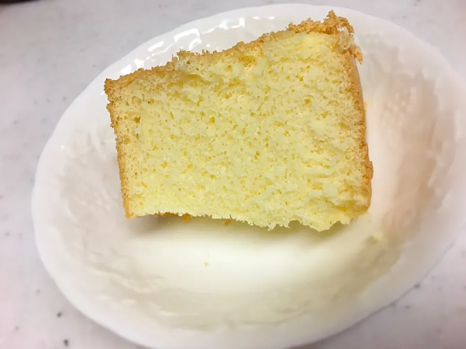 Light and fluffy vanilla chiffon cake|ケー ララ・ジョイさん