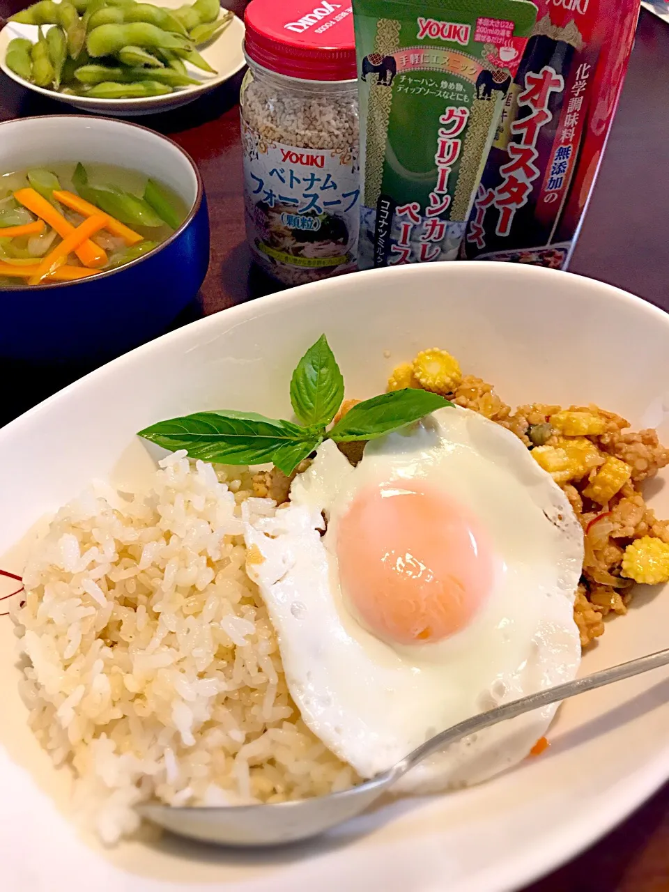 定番ガパオライスと優しい味の野菜スープ⭐︎|こじまるさん