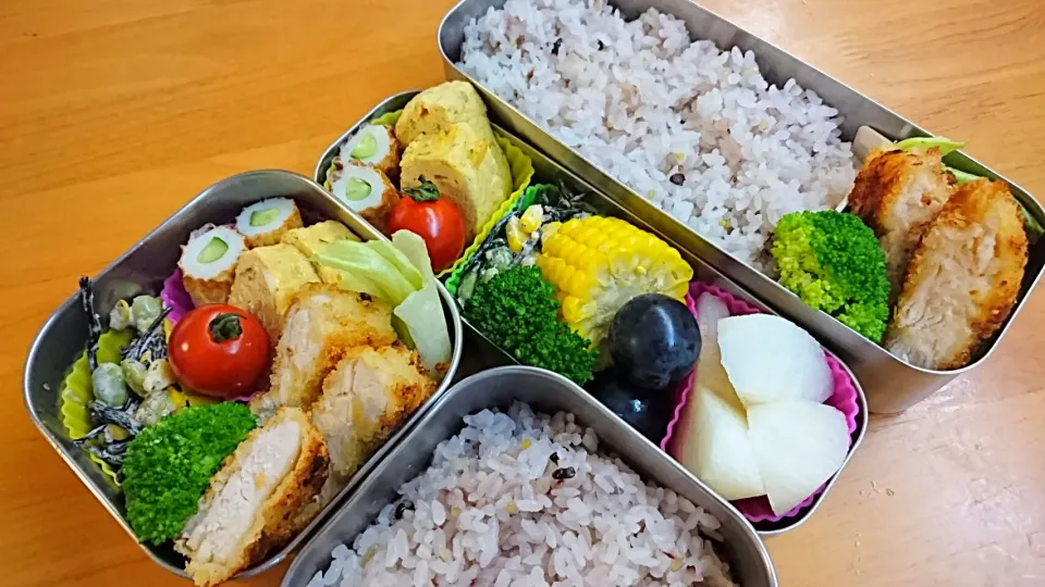 Snapdishの料理写真:9月4日チキンカツとひじきと枝豆のサラダ弁当 雑穀米|あけみさん