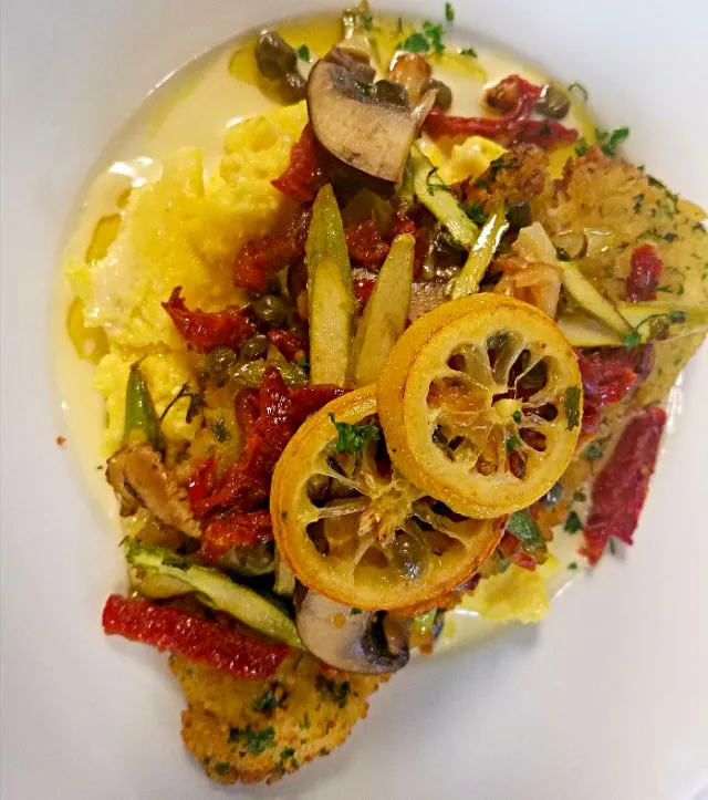 Snapdishの料理写真:skate wing piccata...served over creamy polenta..|chef Charlesさん