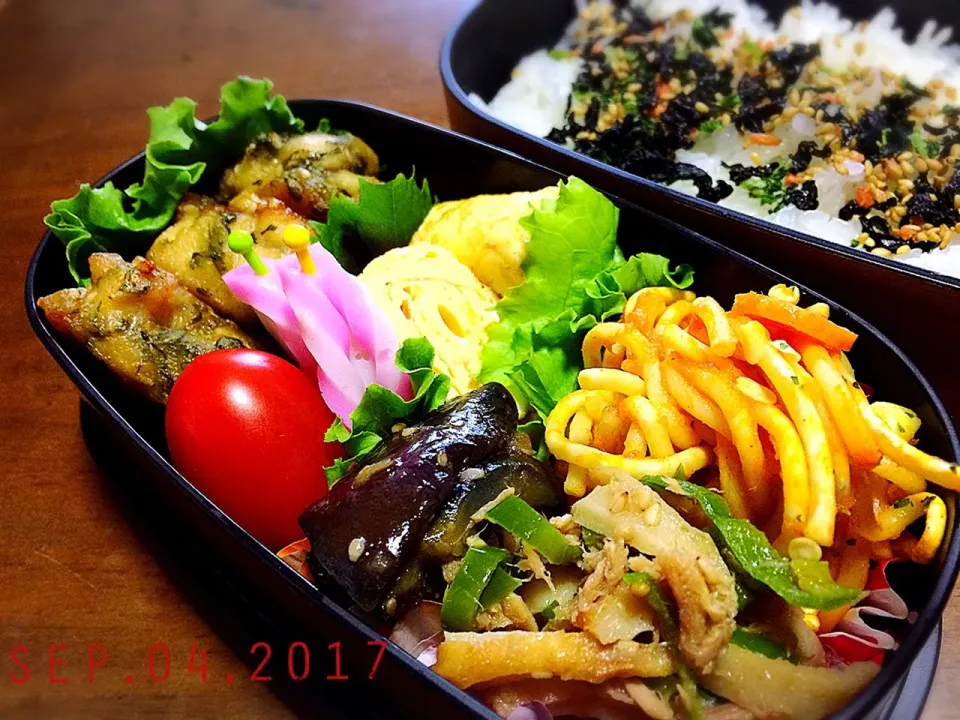 2学期最初の弁当🍱〜🏫
ムネ肉と大葉のゴロゴロ焼き🍱٩(*˘ ³˘)۶❤|BOSS.あーちゃんさん