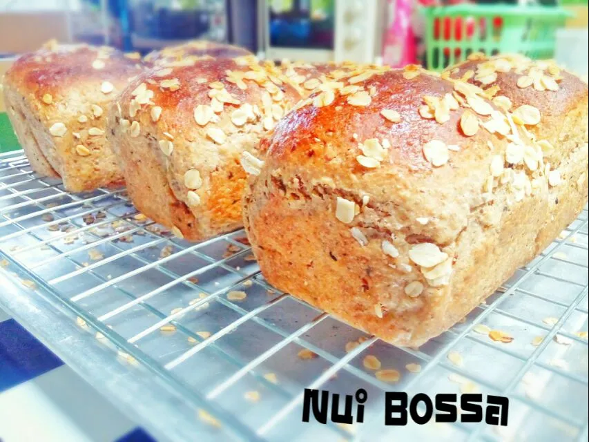 " ฮันนี่โฮลวีทมิกซ์ธัญพืช"🍞😀😀|nuibossa fb.Nui Bossaさん