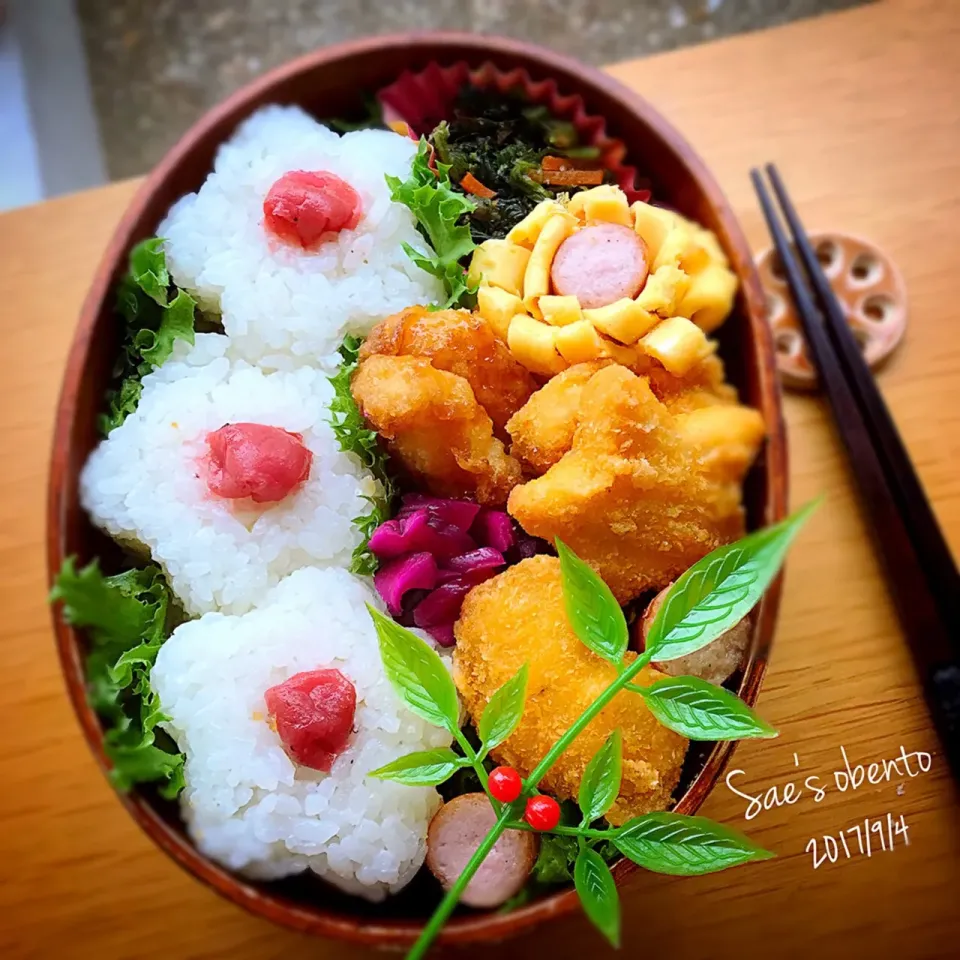 Snapdishの料理写真:お花のおにぎり弁当|さえちゃんさん