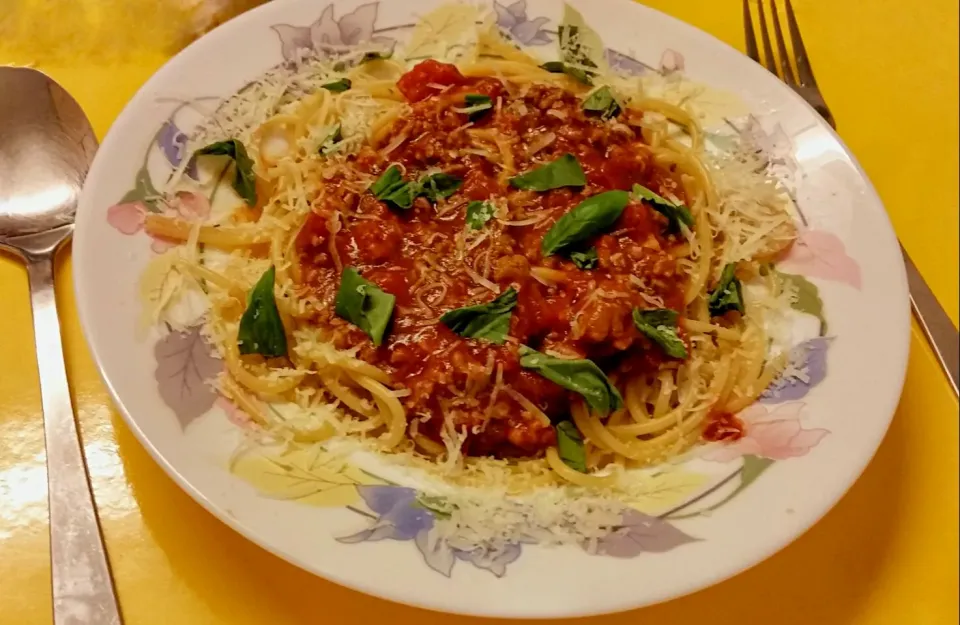 Snapdishの料理写真:Spaghetti Bolognese  🍝|Najeskaさん